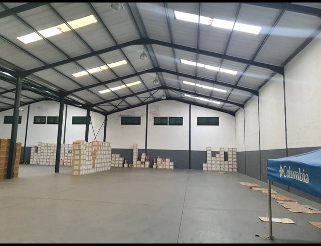 1,320M² FACTORY RENTED IN SAXENBURG PARK 2